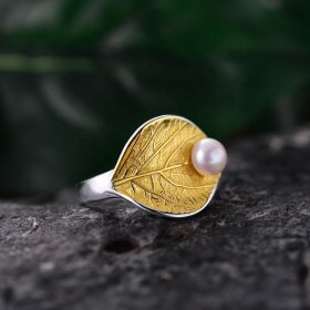 Gold-plated-leaf-ring-pearl-ring-design (11)